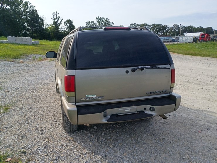 2003-chevrolet-blazer-image-6