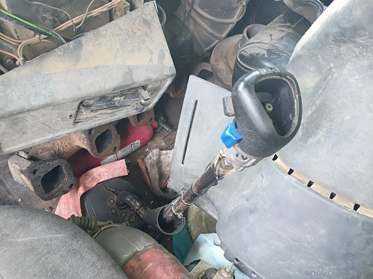 1997-mack-rd688s-image-54