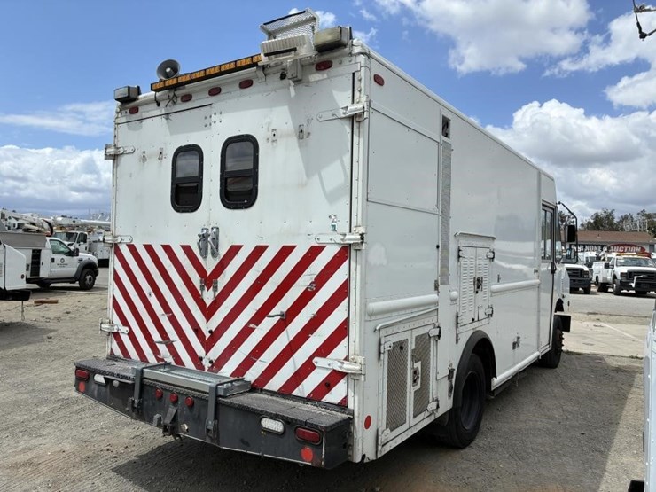 2008-workhorse-w62-image-3
