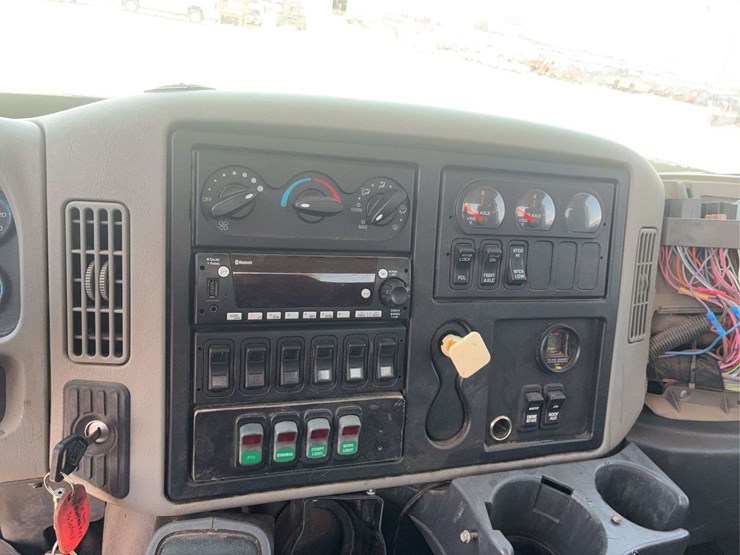 2008-international-workstar-7400-image-52