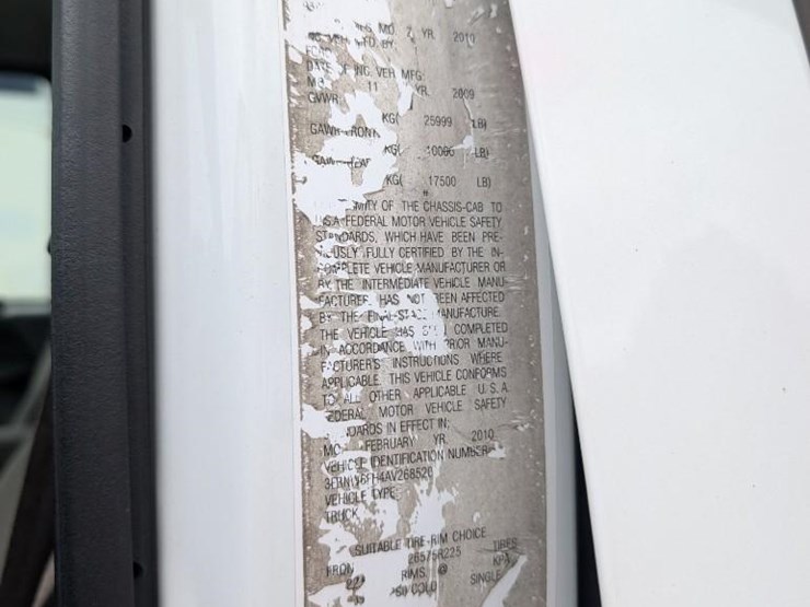 2010-ford-f650-image-2