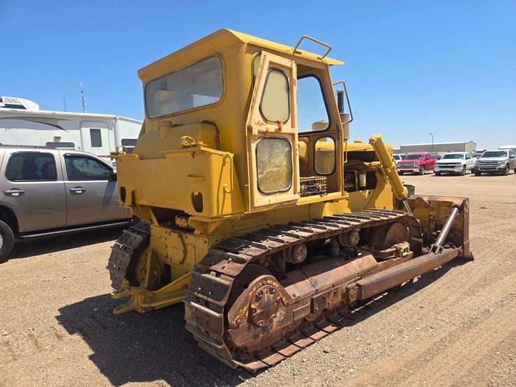 caterpillar-dozer-crawler-tractor-image-5