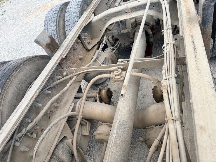 1996-ford-at9513-image-72
