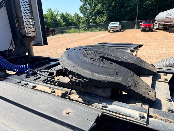 2010-kenworth-t800-image-49