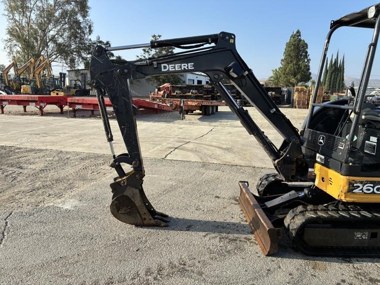 2017-deere-26g-image-5