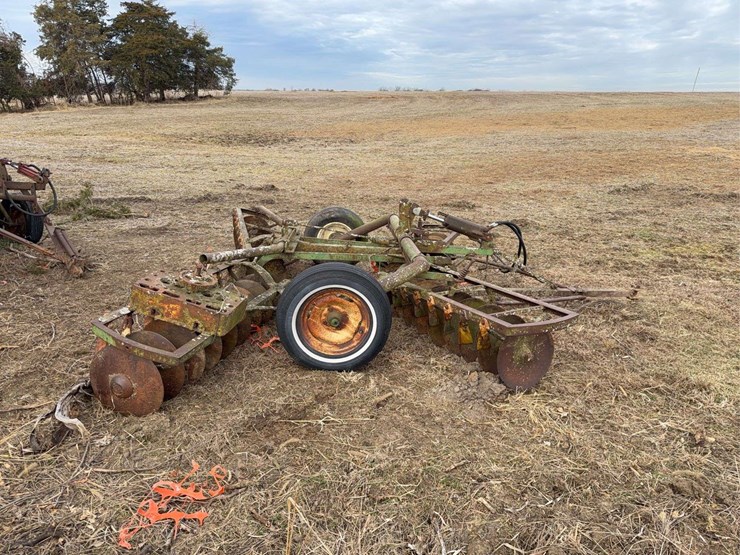 john-deere-11-image-16