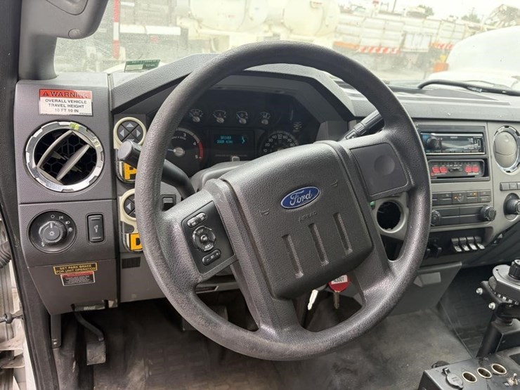 2015-ford-f550-xlt-image-25