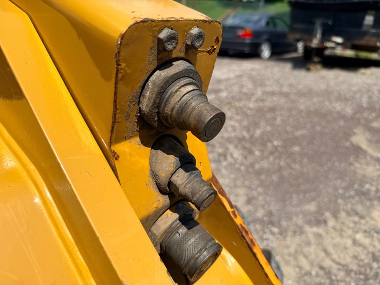 2014-caterpillar-272d-image-70