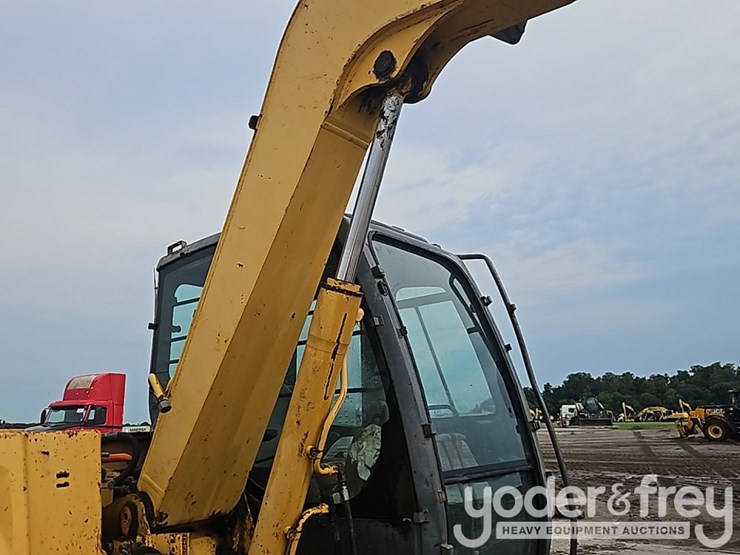 2005-deere-80c-image-16