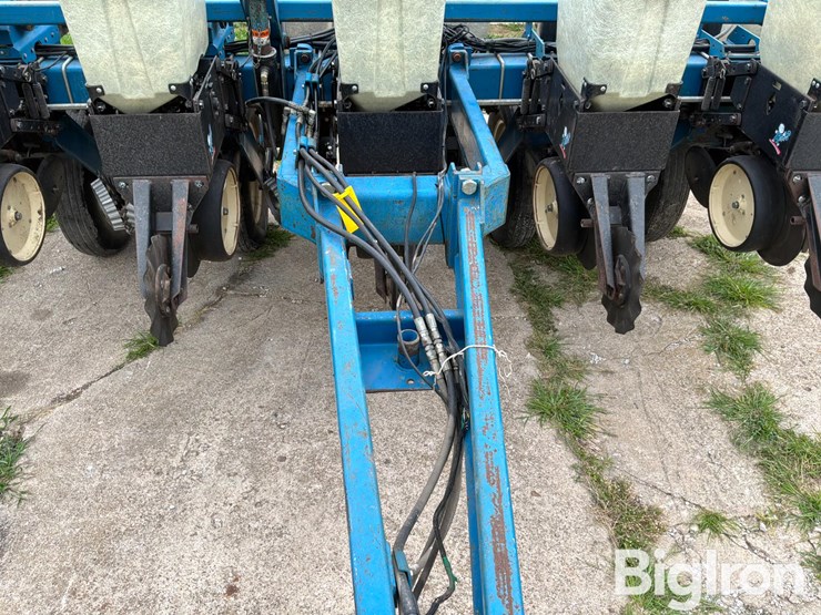 2000-kinze-2000-image-14