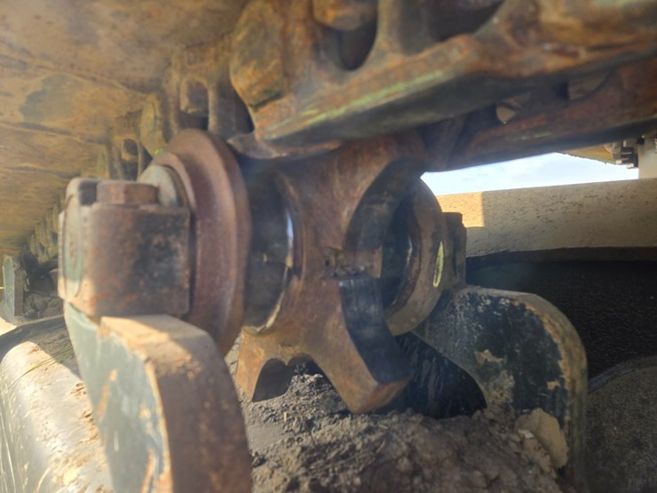 2015-caterpillar-521b-image-60
