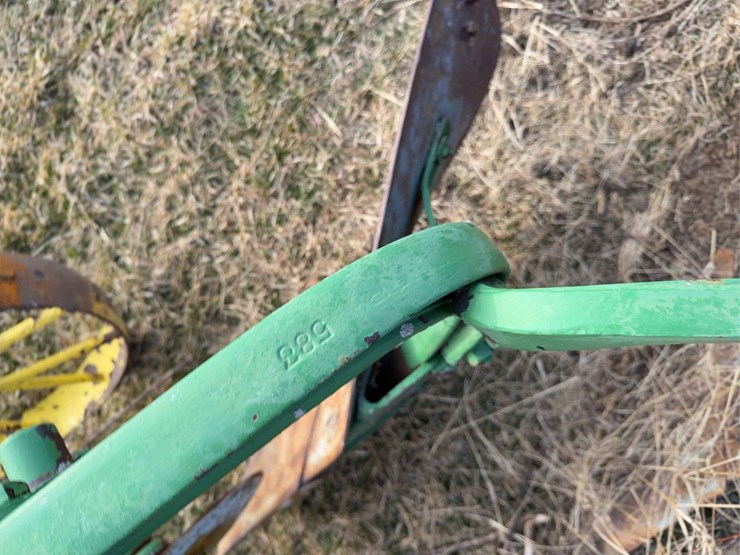 john-deere-pull-type-two-bottom-plow-image-27