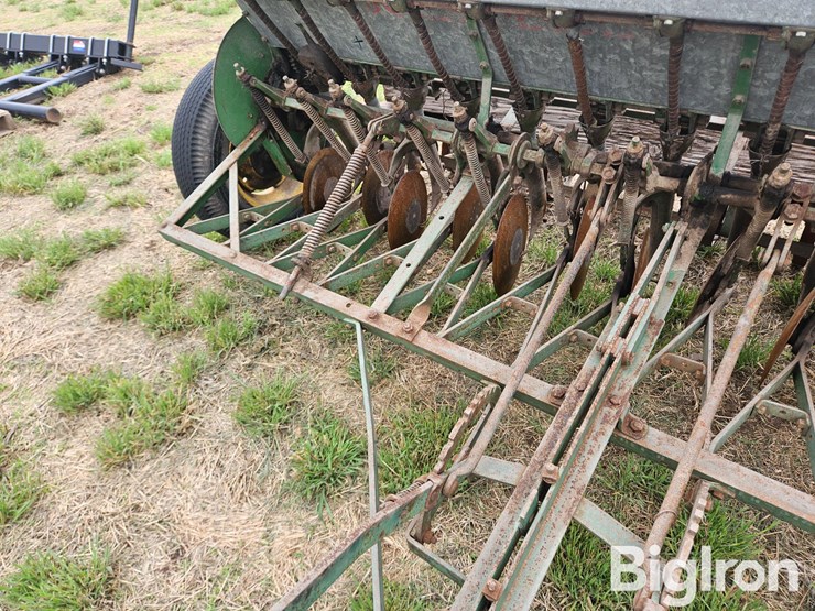 john-deere-14-image-12