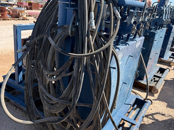 caterpillar-550-image-5
