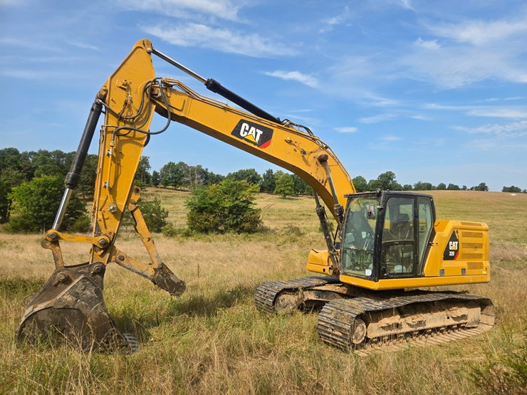 2019-caterpillar-320-image-3