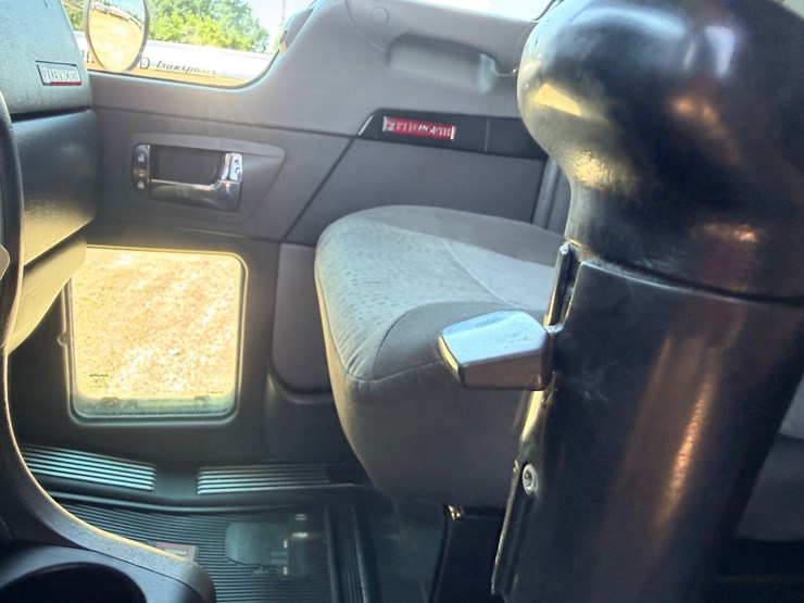 2010-kenworth-t800-image-129