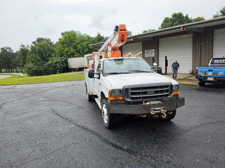 2000-ford-f550-image-22