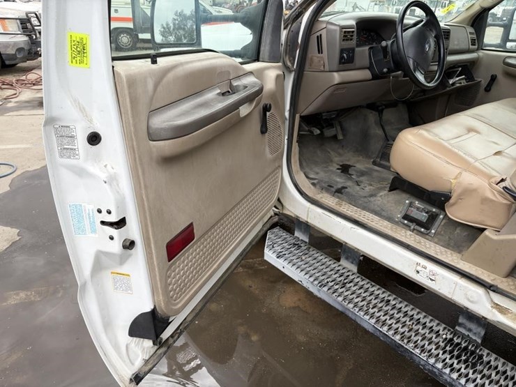 2003-ford-f450-xl-image-18