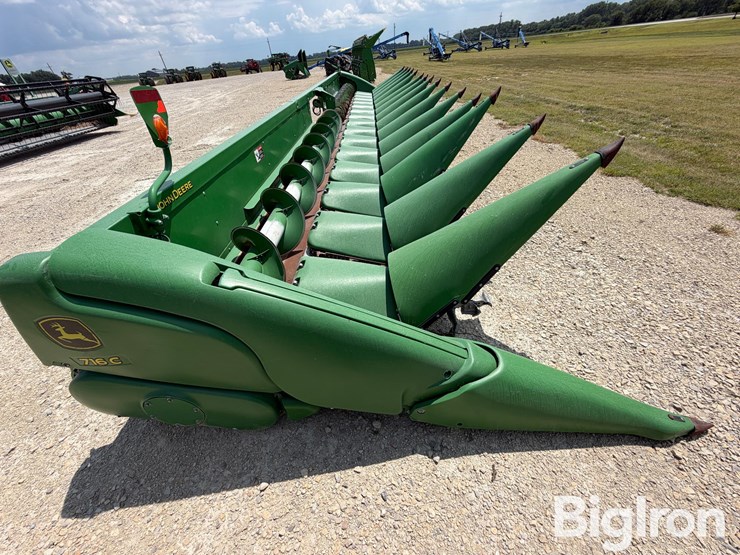 2020-john-deere-716c-image-8