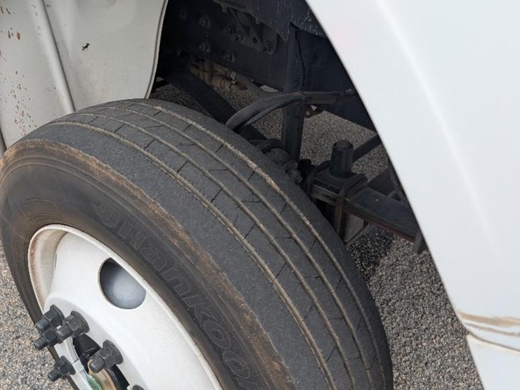 2012-freightliner-m2-stakebed-truck-image-19