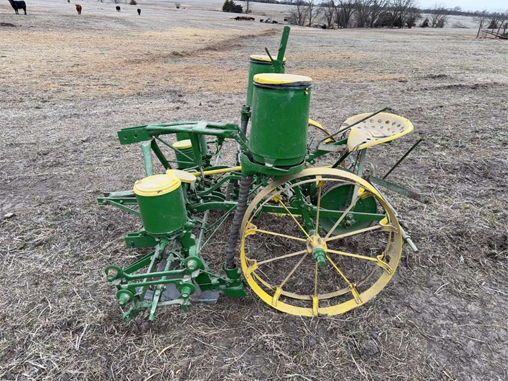 john-deere-two-row-planter-image-2