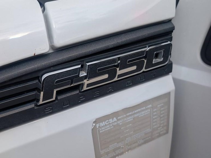 2016-ford-f550-image-24
