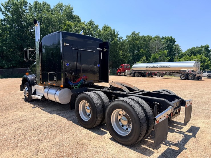 2010-kenworth-t800-image-11