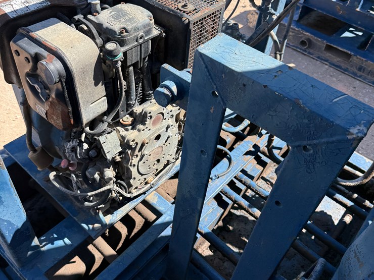 caterpillar-550-image-6