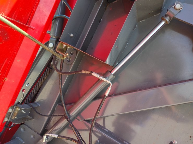 massey-ferguson-1745-image-44