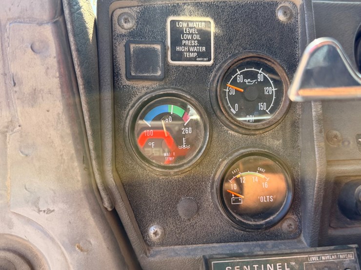 1993-mack-dm690s-image-121