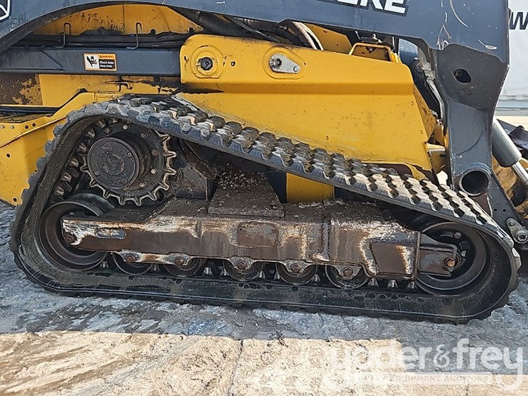 2021-deere-331g-image-8