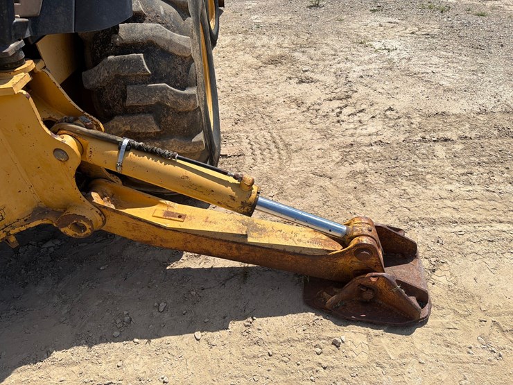 2000-deere-710d-image-102