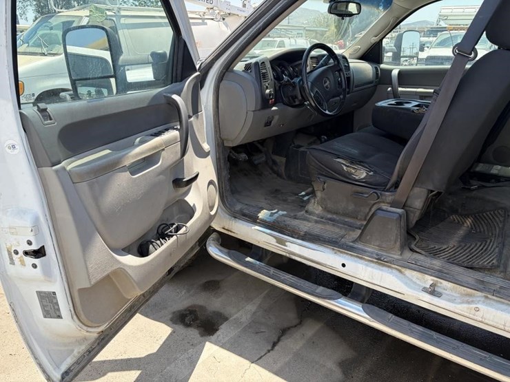 2012-gmc-sierra-2500-image-16