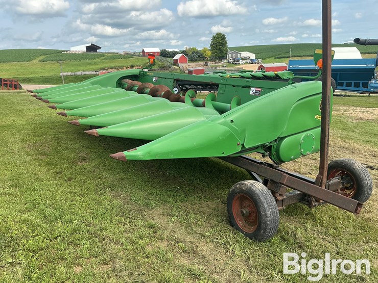 2012-john-deere-608c-image-1