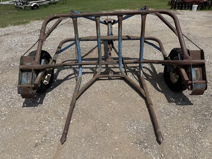 #197-•-hay-dolly-round-bale-mover---tumble-bug-image-3