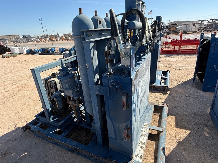 caterpillar-550-image-5