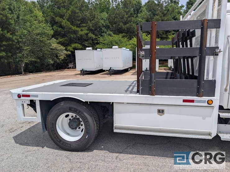 2011-freightliner-m2-stakebed-truck-image-28