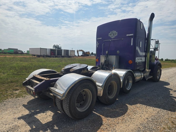 2006-kenworth-w900-image-16