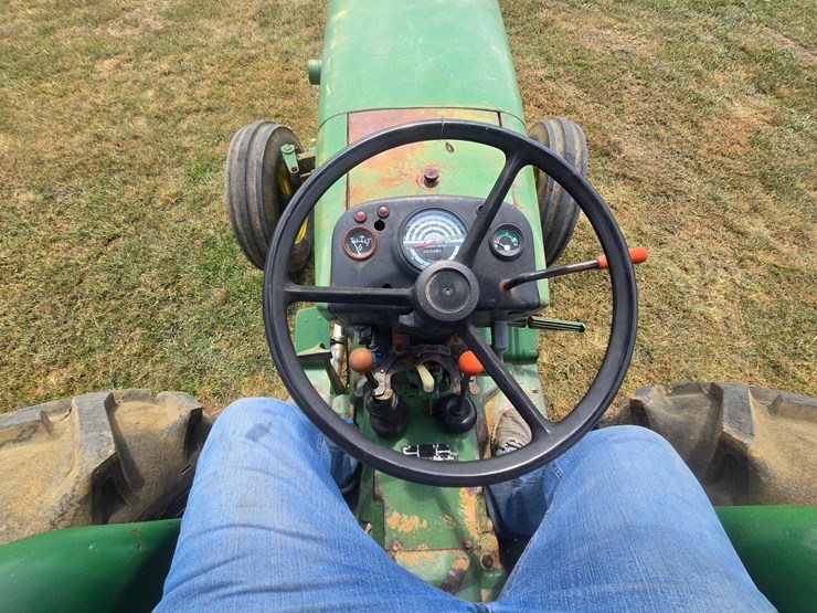 john-deere-2240-image-25