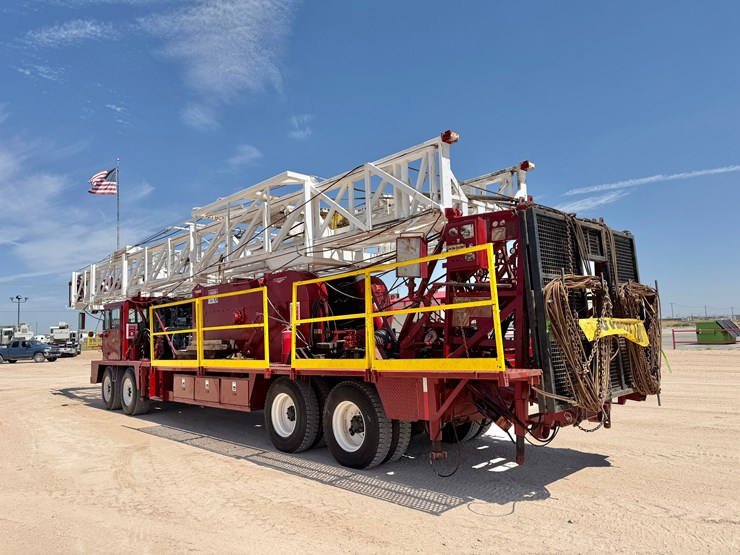 1980-taylor-4-axle-well-service-rig-image-8