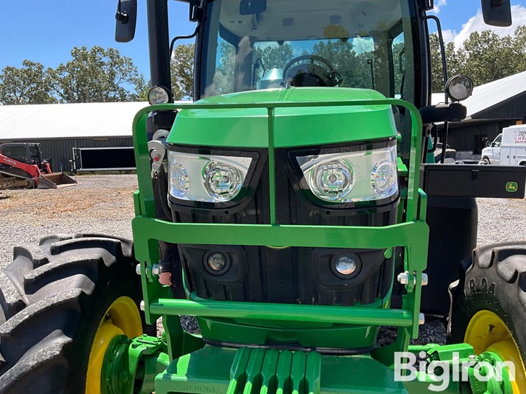 2019-john-deere-6110r-image-13