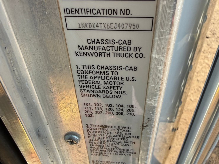 2014-kenworth-t800-image-27
