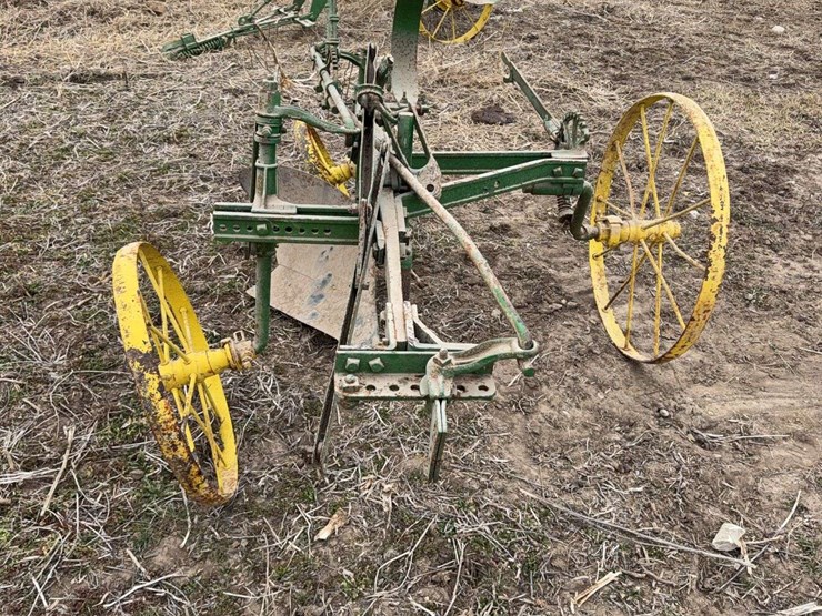 john-deere-one-bottom-plow-image-8