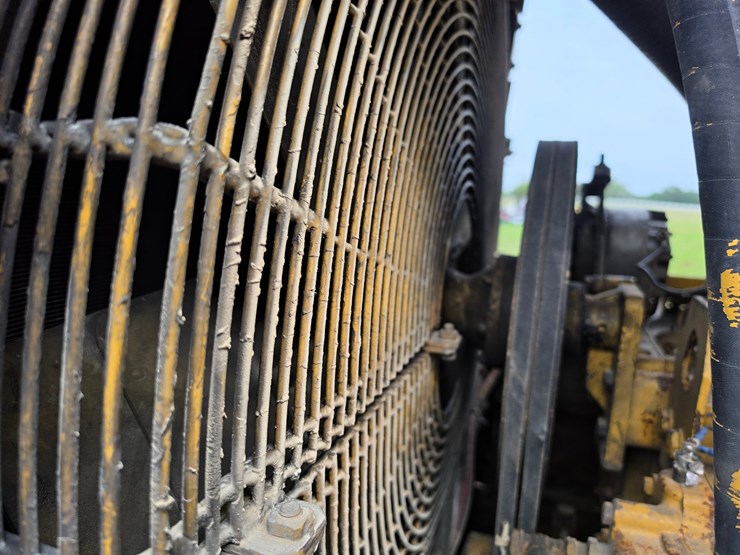 1983-caterpillar-973-image-52