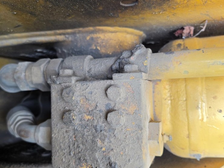 1983-caterpillar-973-image-113