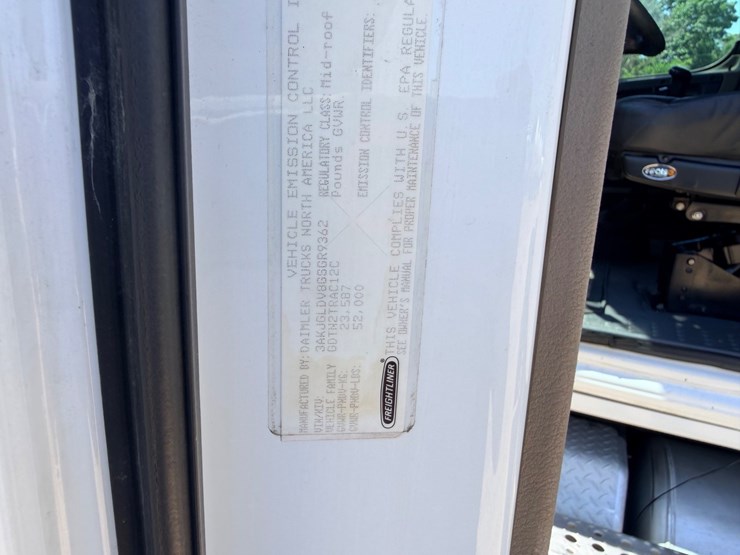 2016-freightliner-cascadia-125-image-90