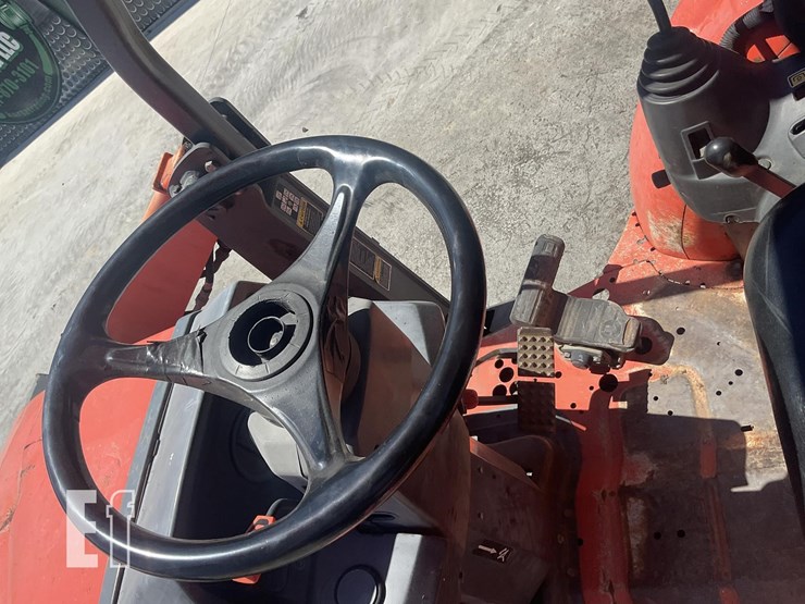 2014-kubota-l45-image-12