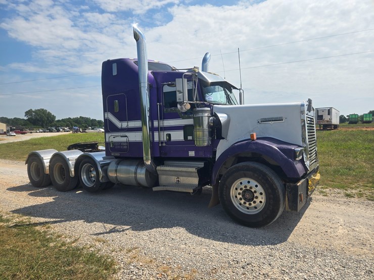 2006-kenworth-w900-image-22