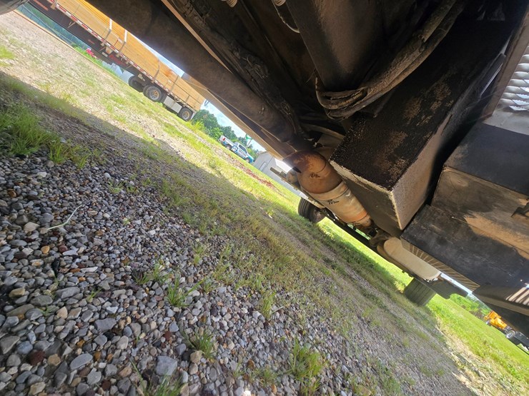 2007-freightliner-m2-106-image-68