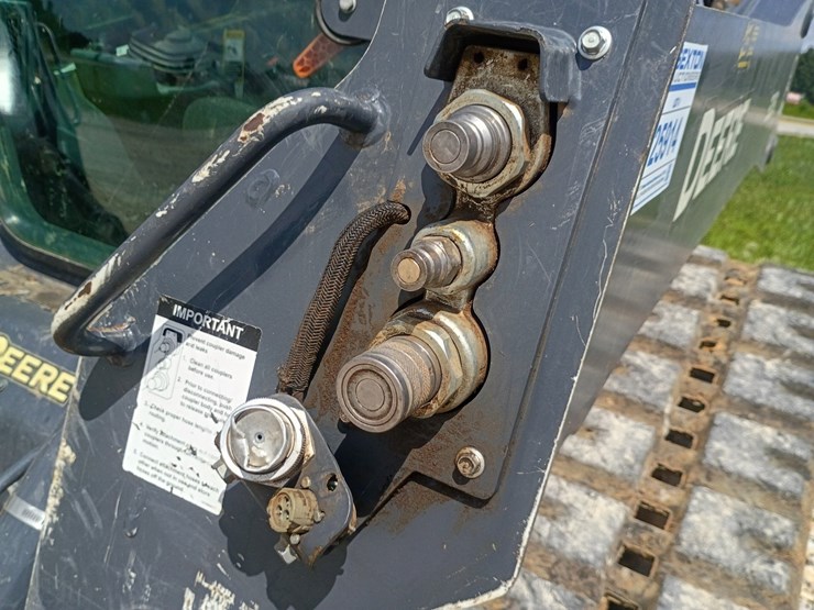deere-325g-image-55